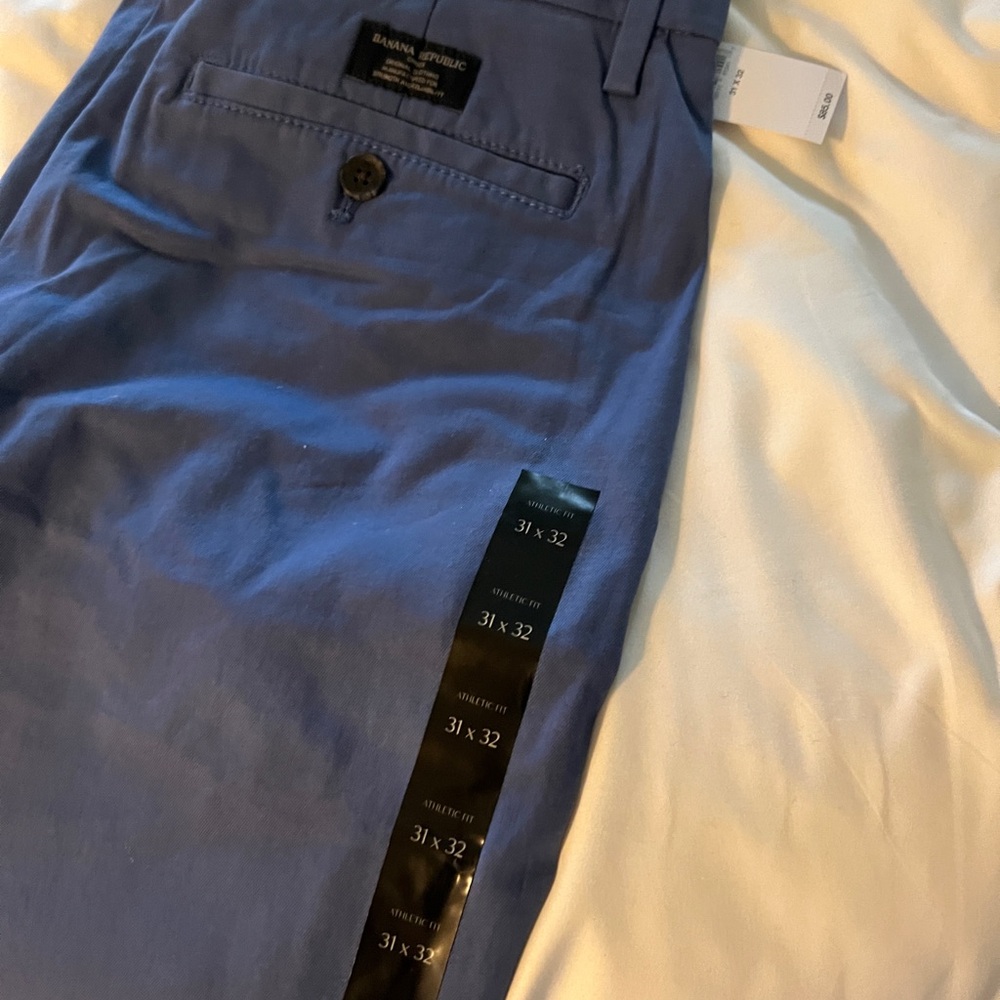 Banana Republic Blue Chinos NWT Mens size 31 w x 32 l
